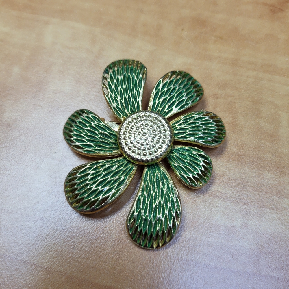 Elegant Green and Gold Flower Brooch